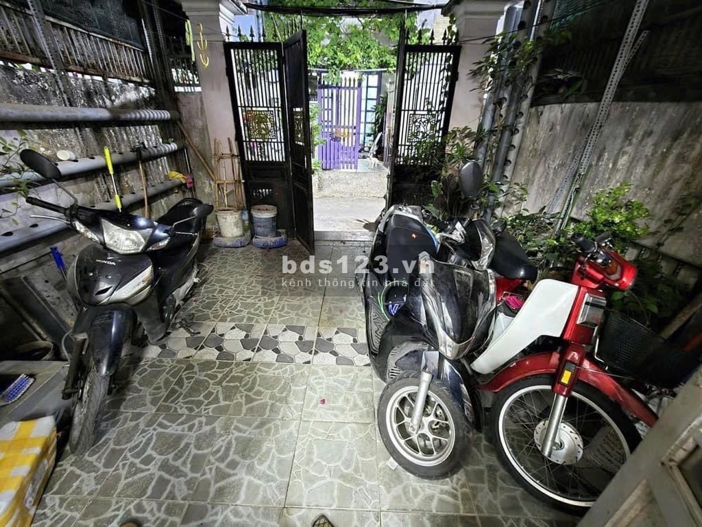 Bán Nhà Đường 49 Hiệp Bình Chánh, Dt 65m2, 3 Tầng, Nhỉnh 4. tỷ, Hẻm Xe Hơi