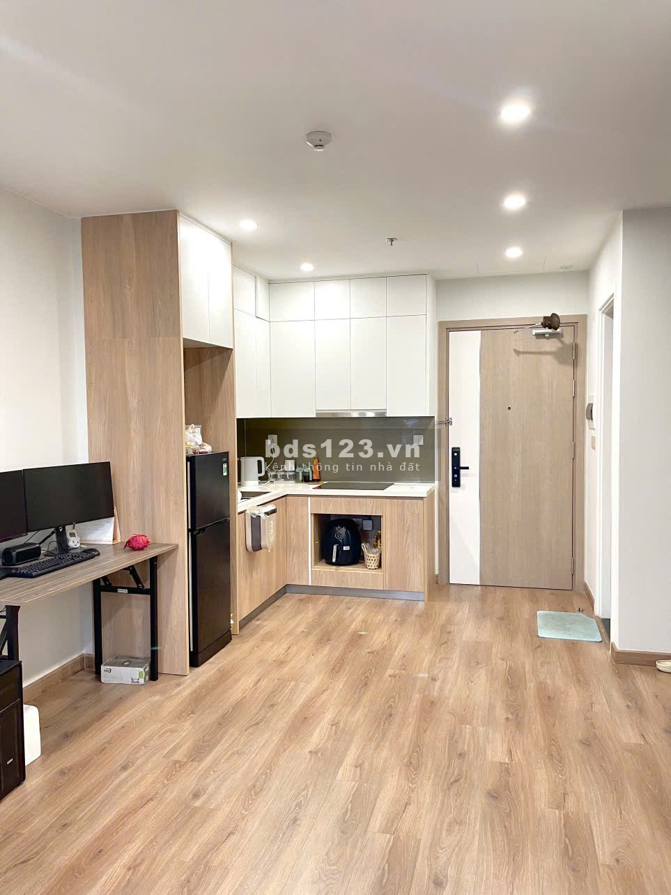 Cần bán 1PN+1 43m full đồ 3 tỷ gần nhà nổi gửi xe I5 Imperia Smart City