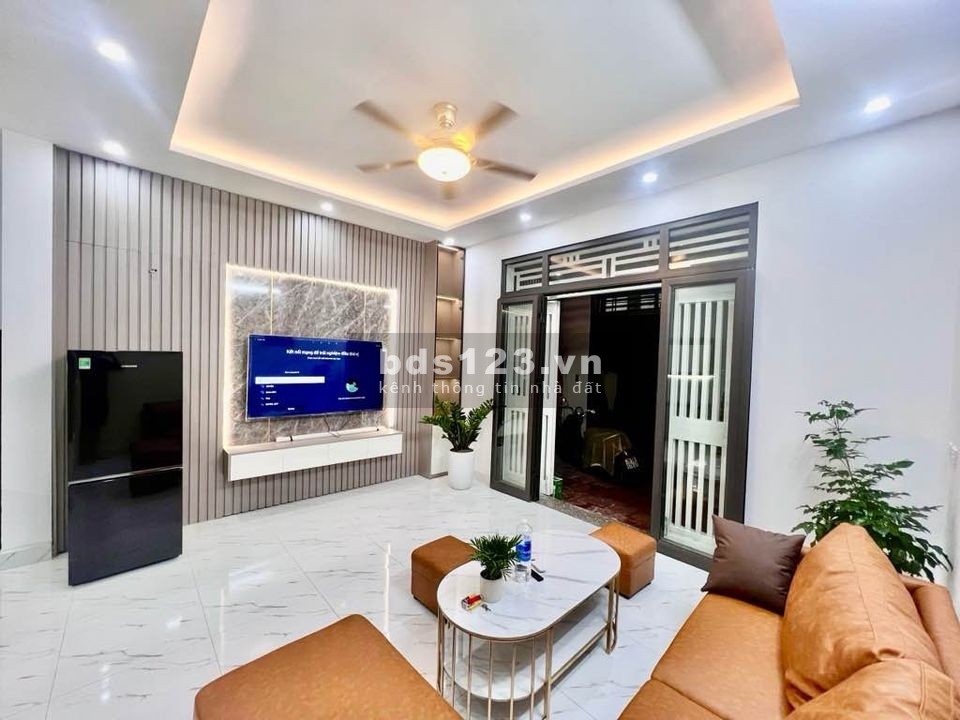 TRUNG TÂM BA ĐÌNH - NHÀ ĐẸP - ĐẦY ĐỦ CÔNG NĂNG - AN SINH TỐT - TẶNG FULL NỘI THẤT CHỈ 5.3