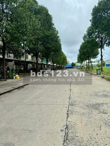 Bán đất 75m2 sẵn sổ nằm ngay sau TTHC huyện Bàu Bàng, chỉ với 600tr, sổ sẵn, xây nhà ở ngay