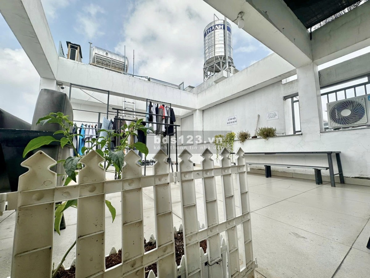 Cho thuê phòng trọ riêng biệt có 102 trên sân thượng tầng 4 view đẹp tại Dương Quảng Hàm p5 Gò Vấp