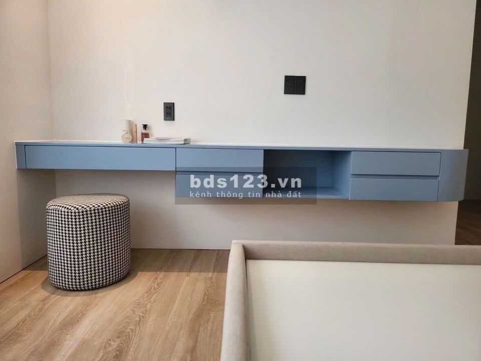 Chung cư Nguyễn Phúc Nguyên, P10, Quận 3: Rộng 110m2, 3 p ngủ, 2wc, giá 18tr.