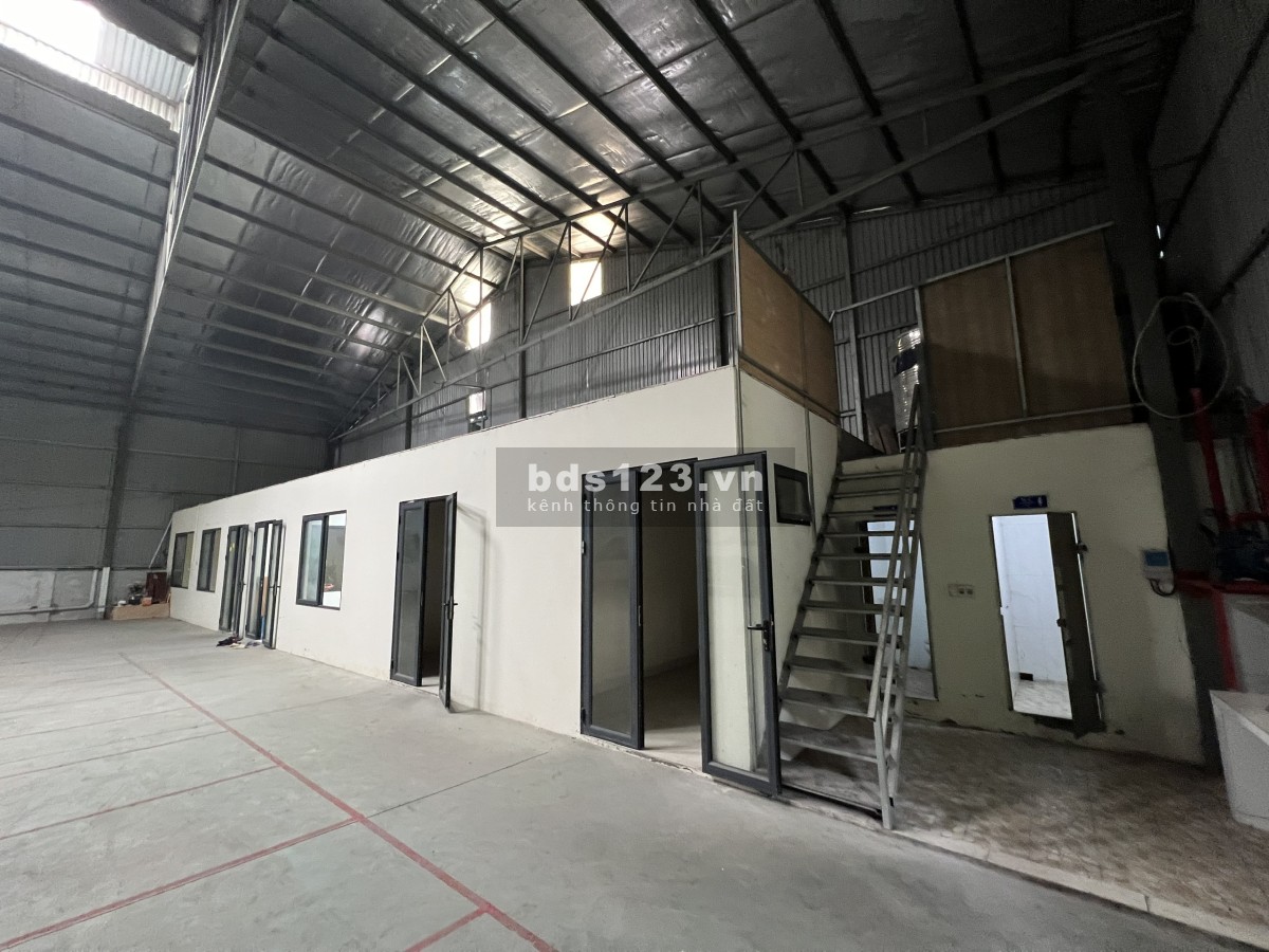 CHO THUÊ MẶT BẰNG KINH DOANH Vị trí: Mặt đường 32 (đường Vạn Xuân), phố Thú Y, Hoài Đức, Hà Nội