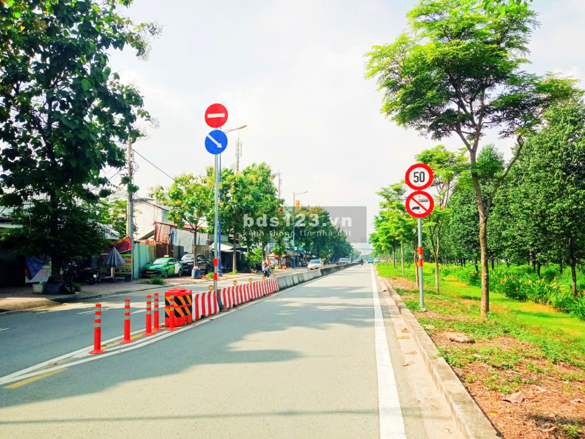 Bán nhà MT 1T1L, N5,6m quá phù hợp KD, vị trí siêu tuyệt để sở hữu Đ. Nam Hòa, Phước Long A Thủ Đức