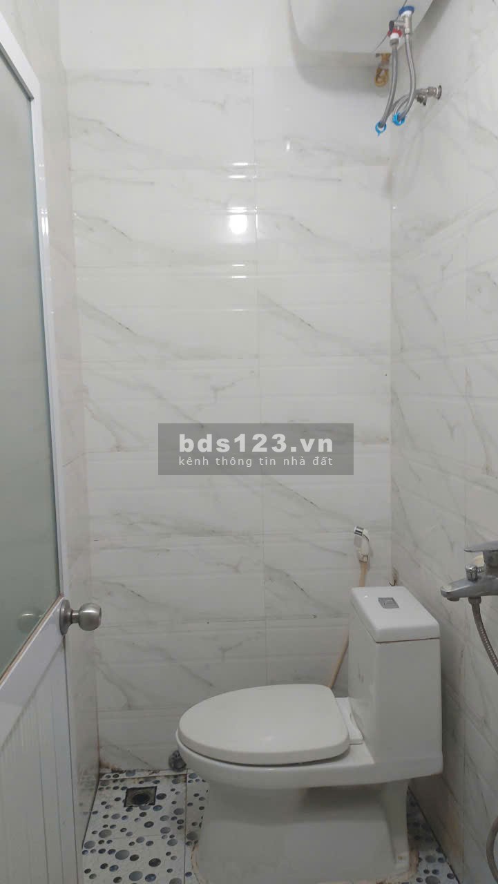 Cho thuê nhà chính chủ 5 tầng ngay đầu ngõ 142 đường Kim Giang p Đại Kim
