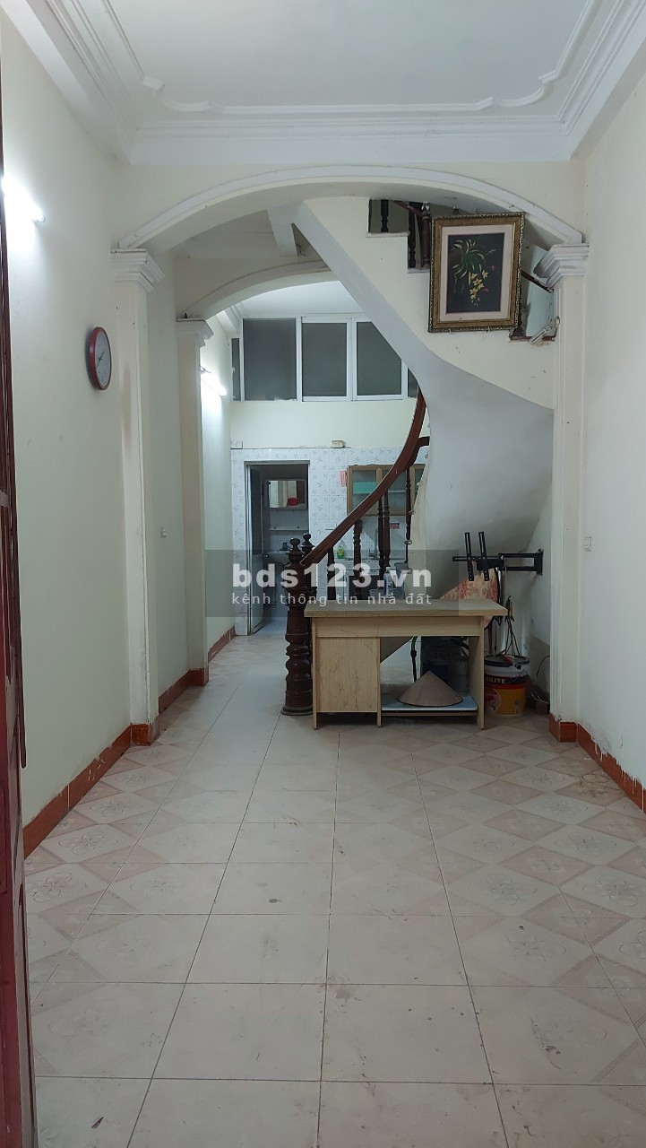 Cho thuê nhà chính chủ 5 tầng ngay đầu ngõ 142 đường Kim Giang p Đại Kim