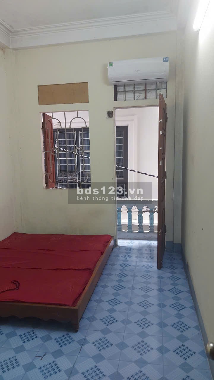 Cho thuê nhà chính chủ 5 tầng ngay đầu ngõ 142 đường Kim Giang p Đại Kim