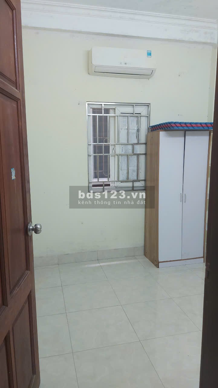Cho thuê nhà chính chủ 5 tầng ngay đầu ngõ 142 đường Kim Giang p Đại Kim