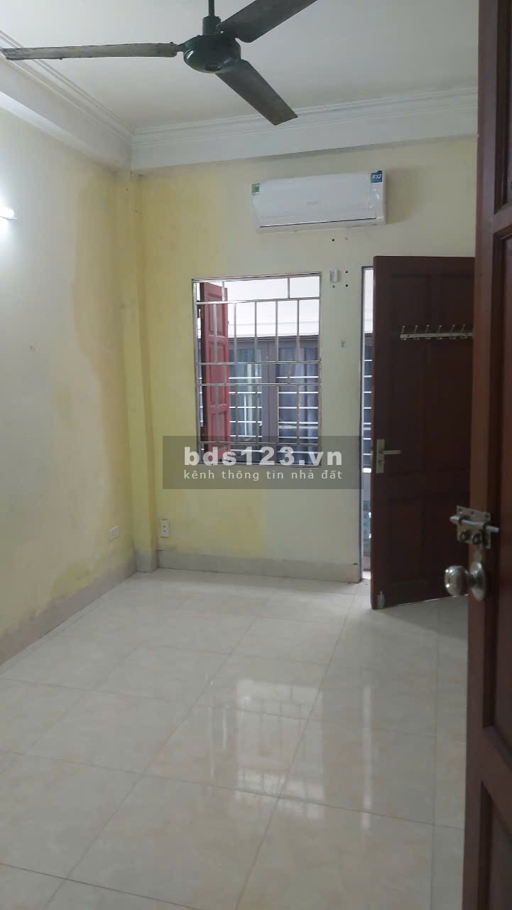 Cho thuê nhà chính chủ 5 tầng ngay đầu ngõ 142 đường Kim Giang p Đại Kim