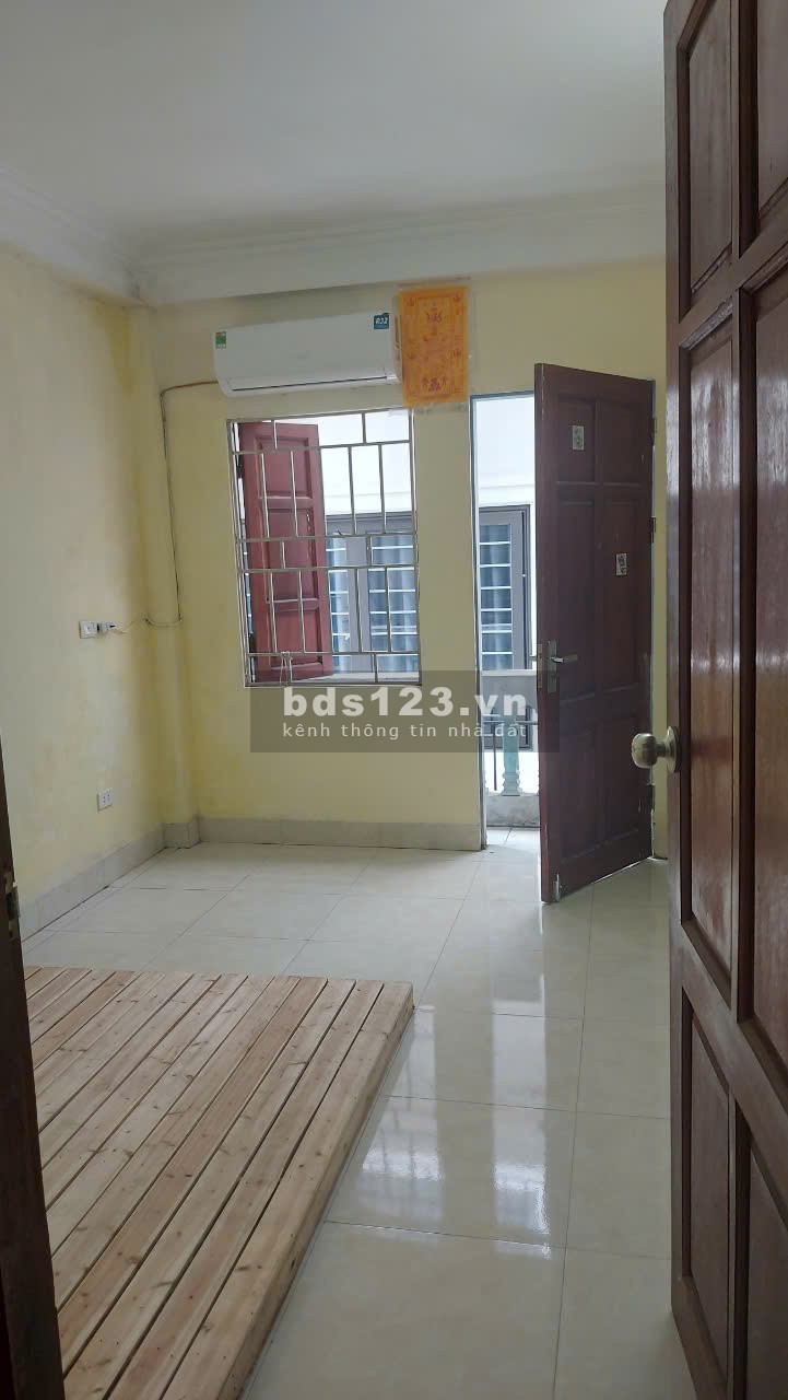 Cho thuê nhà chính chủ 5 tầng ngay đầu ngõ 142 đường Kim Giang p Đại Kim