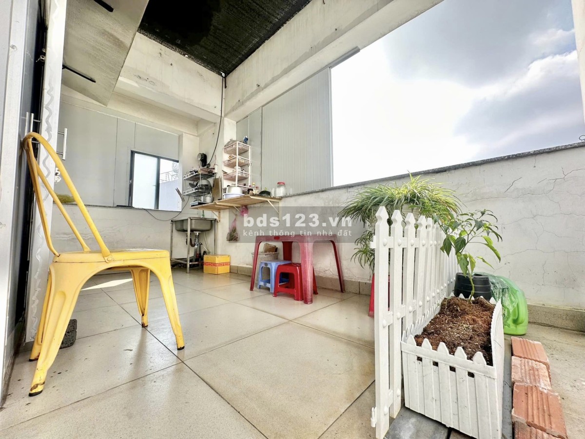 Cho thuê phòng trọ riêng biệt trên sân thượng có 102 Dương Quảng Hàm p5 Gò Vấp gần Đại Học Văn Lang
