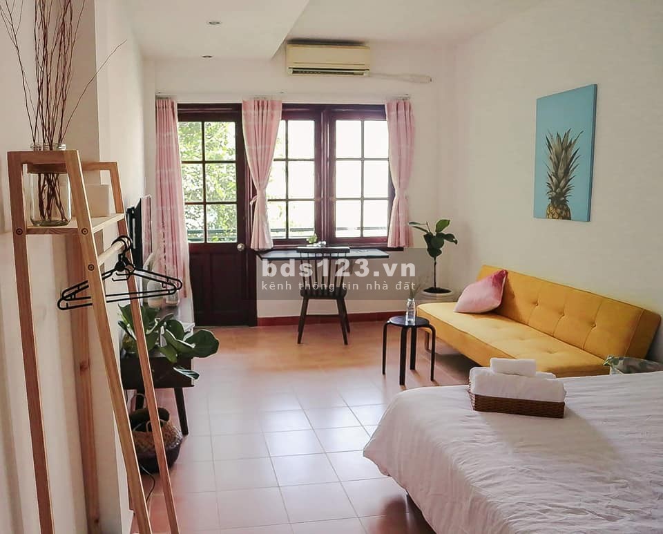 Phòng ban công quận 1, phòng trung tâm tp, đầy đủ nội thất