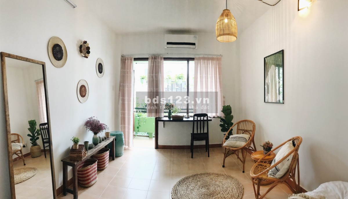 Phòng ban công quận 1, phòng trung tâm tp, đầy đủ nội thất