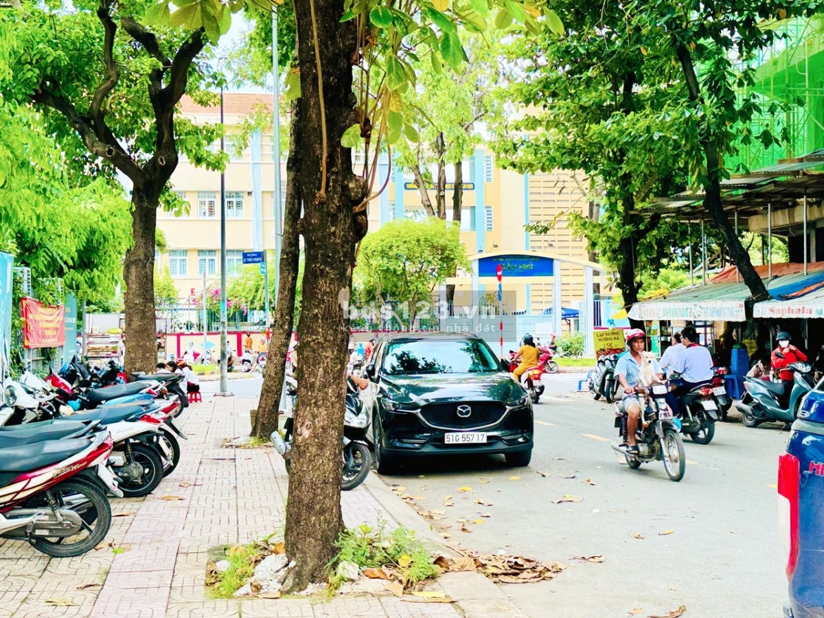 Cho Thuê Mặt Bằng Kinh Doanh Góc 2 Mặt Tiền tại quận Tân Phú - 258m2 - 75trđ