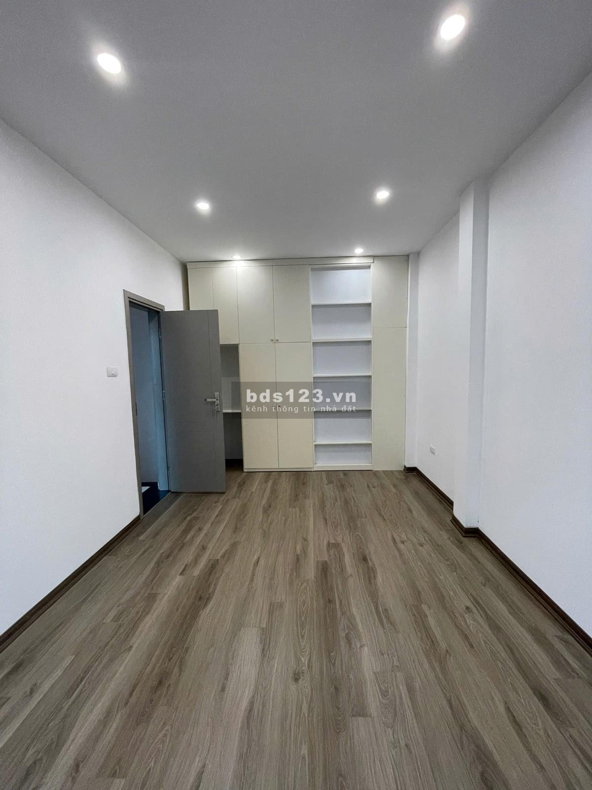 Bán nhà Khương Trung, DT 36m2, 4 tầng, ngõ rộng, 3 bước ra ô tô đỗ, giá nhỉnh 6 tỷ