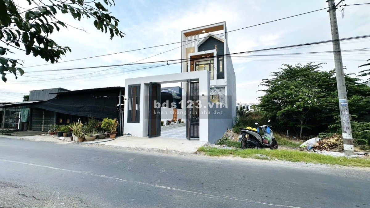 Nhà tự xây ở được 1 năm cần bán ngay Mặt Tiền Hoàng Phan Thái Bình Chánh