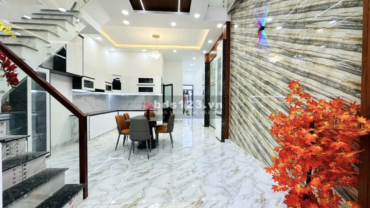 Nhà tự xây ở được 1 năm cần bán ngay Mặt Tiền Hoàng Phan Thái Bình Chánh