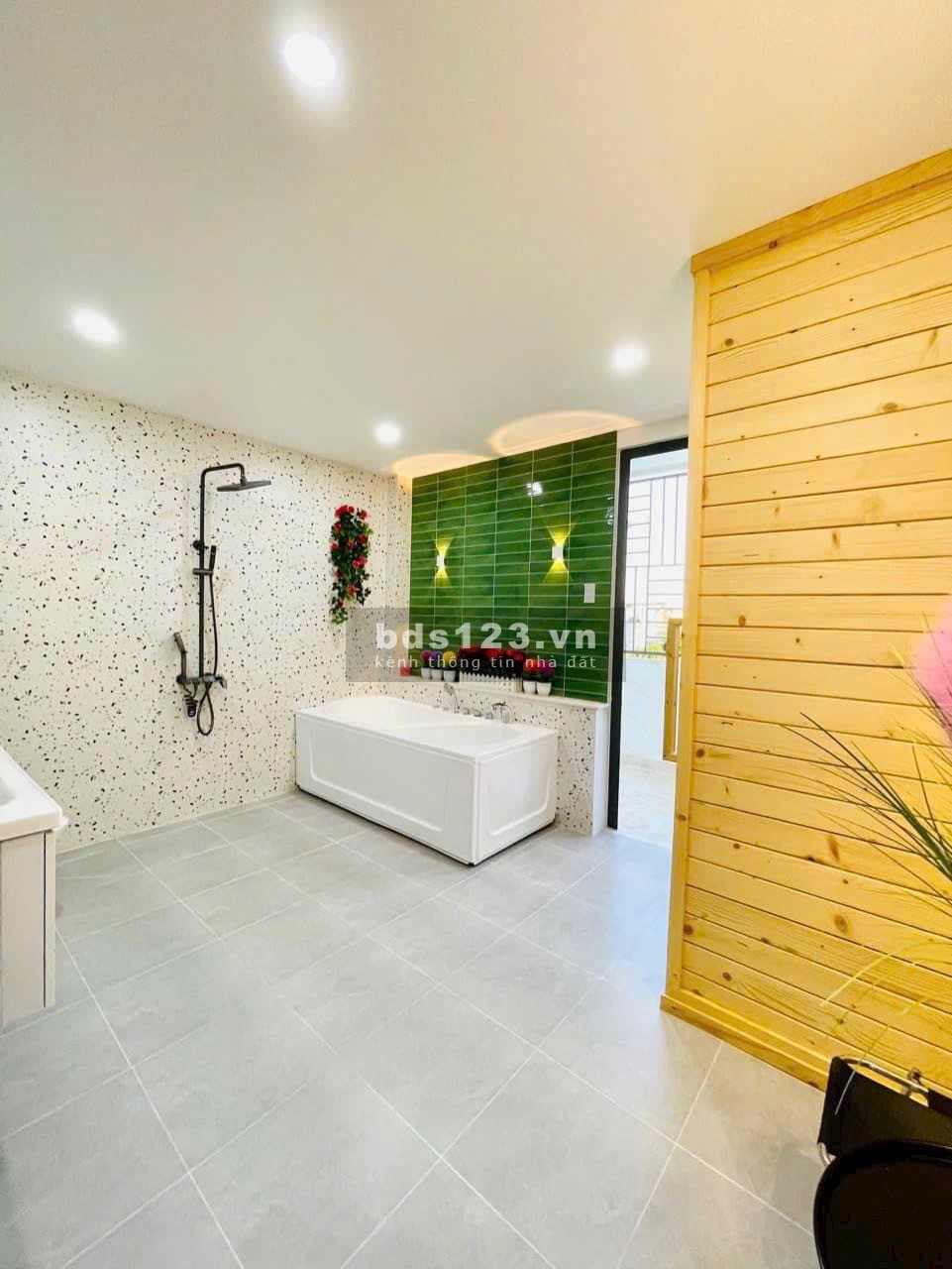 Bán Siêu Phẩm Nhà Phố Có Thang Máy Khu Đồng Bộ liền kề Đường Phan Huy ích, Quận Gò vấp, Hồ chí Minh