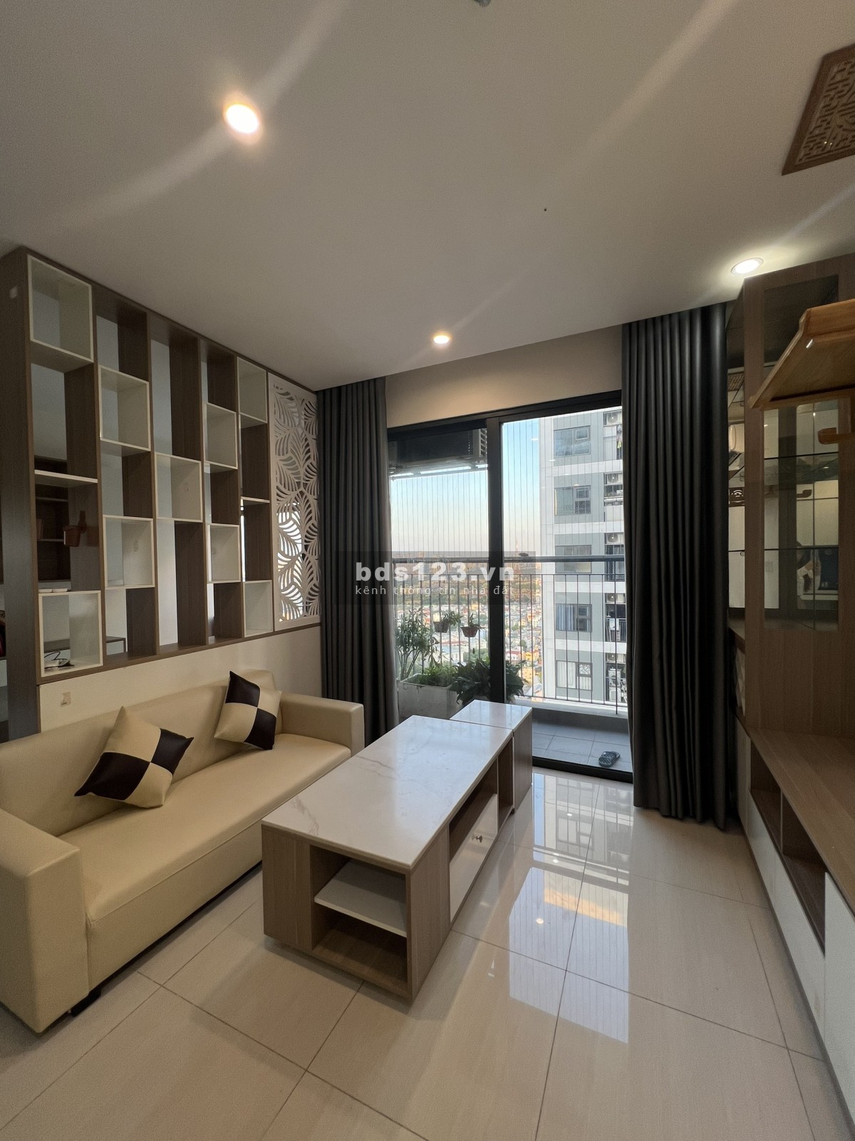 Chính chủ cho thuê căn hộ s401 (căn góc), 65 m2, Vinhomes Smart City, Nam Từ Liêm giá 14tr/tháng
