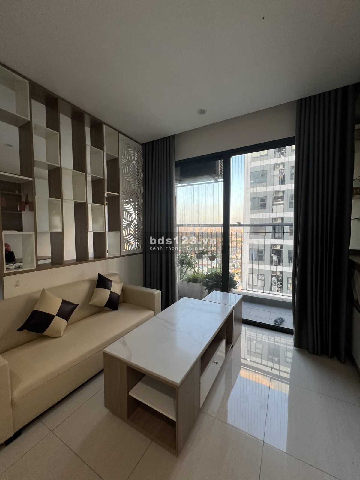 Chính chủ cho thuê căn hộ s401 (căn góc), 65 m2, Vinhomes Smart City, Nam Từ Liêm giá 14tr/tháng