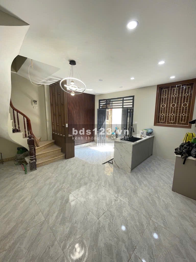 NHÀ ĐẸP PHỐ ĐÊ LA THÀNH (lớn) - TT QUẬN ĐỐNG ĐA - GẦN NGÃ TƯ HÀO NAM, HOÀNG CẦU, Ô CHỢ DỪA