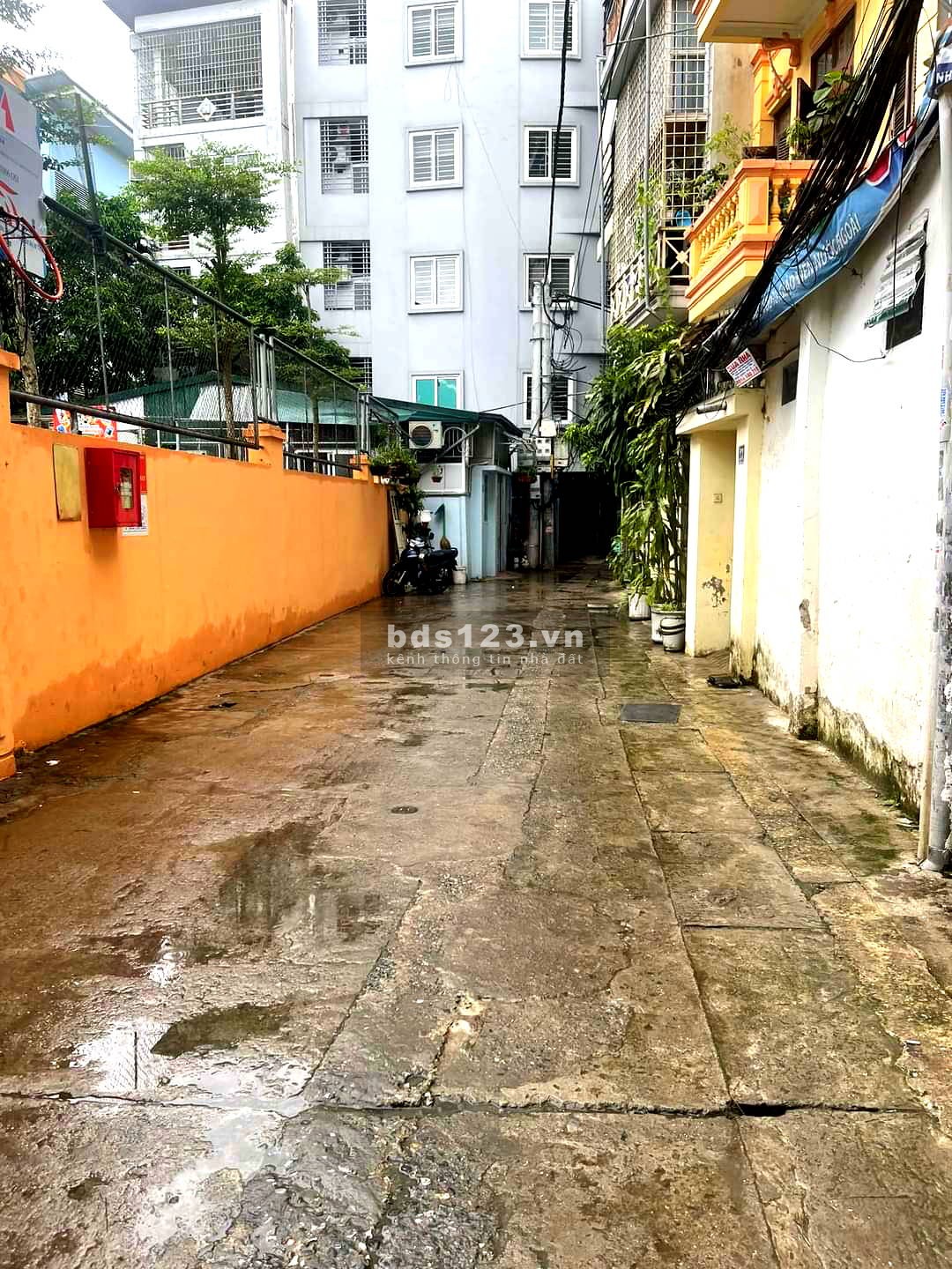 Bán nhà phố Chính Kinh thang máy dòng tiền hai thoáng 55m2 6 tầng Giá chỉ 10.6 tỷ LH: 0983805858.