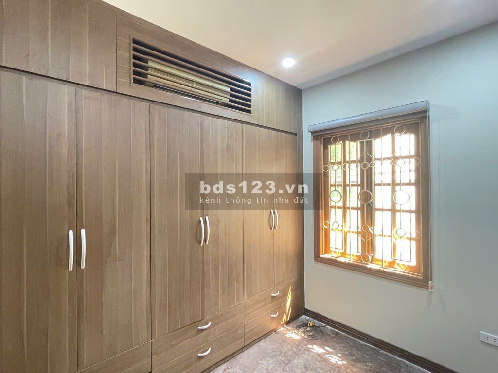 NHÀ ĐẸP PHỐ ĐÊ LA THÀNH (lớn) - TT QUẬN ĐỐNG ĐA - GẦN NGÃ TƯ HÀO NAM, HOÀNG CẦU, Ô CHỢ DỪA