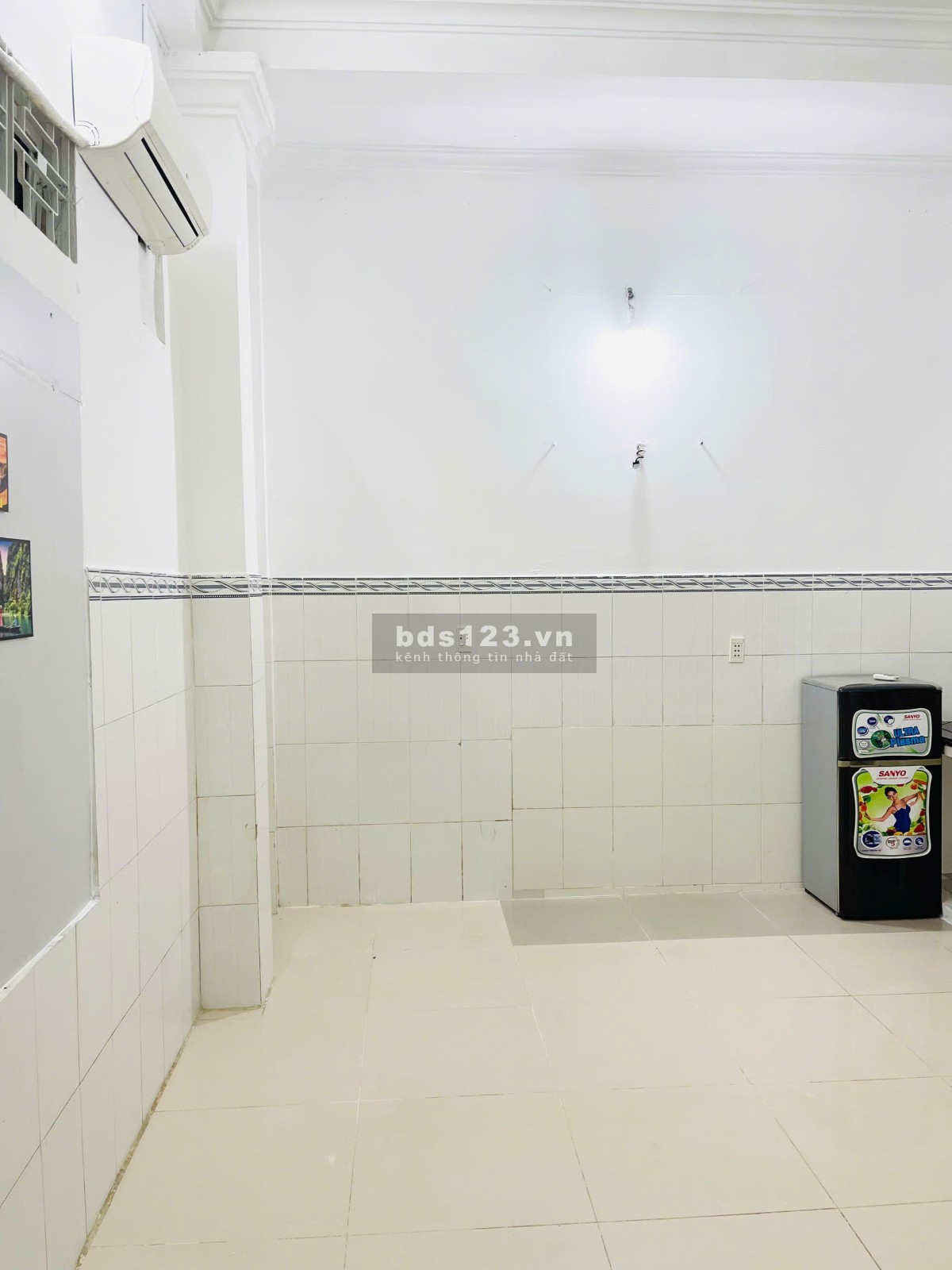 Phòng tầng trệt 20m2 đường Sầm Sơn P.4 Tân Bình chỉ 3 triệu 700k.