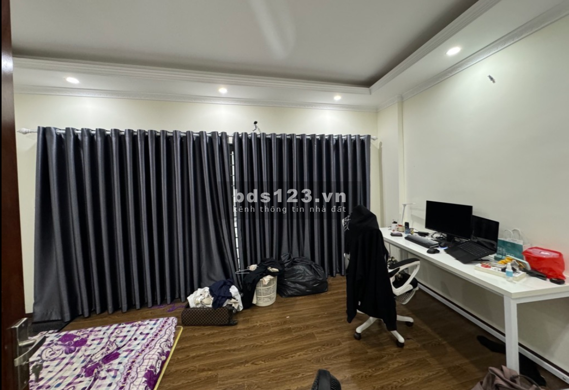 BÁN NHÀ ĐẸP - GẦN PHỐ - GẦN Ô TÔ - CÓ NỘI THẤTNgô Gia Tự 30m2, 5 tầng bán 4.5 tỷ Long Biên