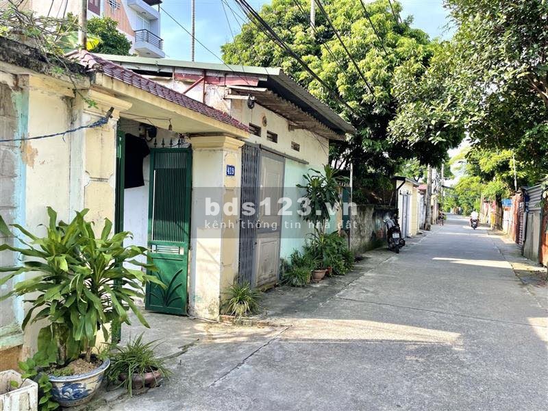 Siêu HOT! Nhà mới xây Phú Diễn - Ngay sát đường quốc lộ 32 - Chỉ 5,7 Tỷ