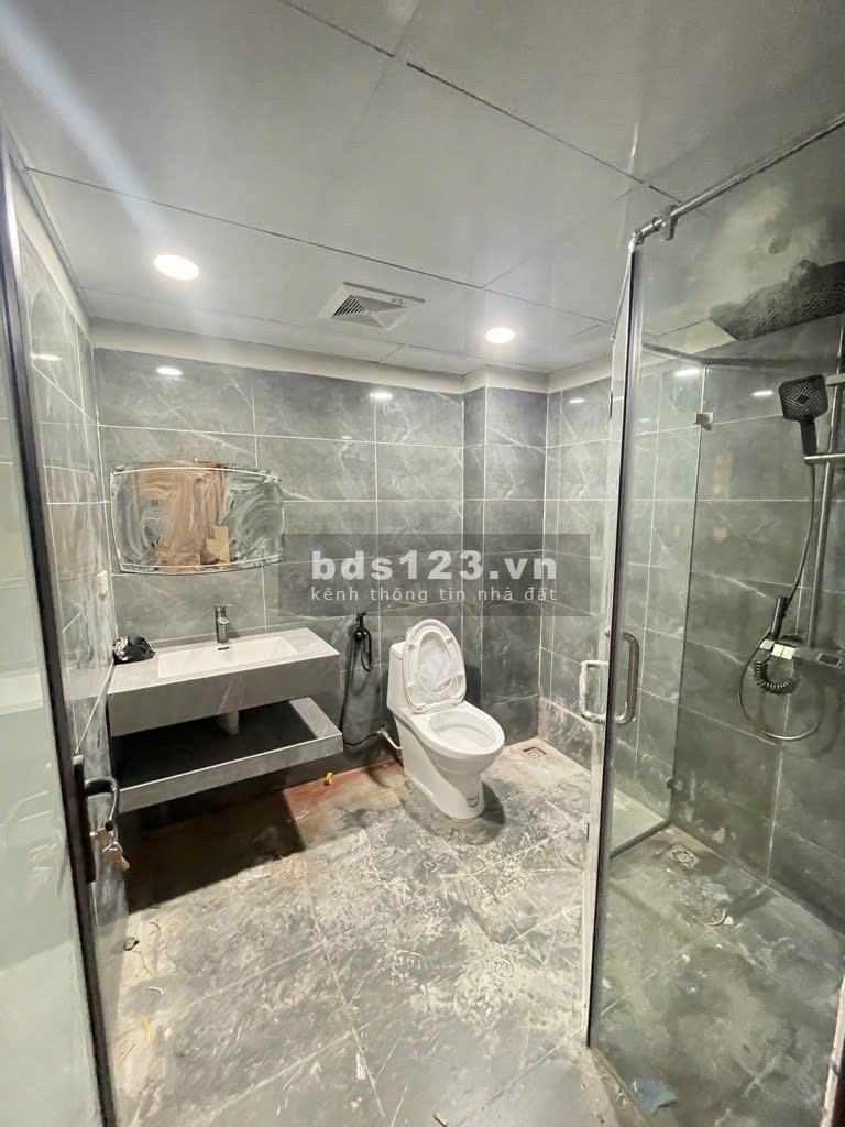 NHÀ ĐẸP PHỐ ĐÊ LA THÀNH (lớn) - TT QUẬN ĐỐNG ĐA - GẦN NGÃ TƯ HÀO NAM, HOÀNG CẦU, Ô CHỢ DỪA