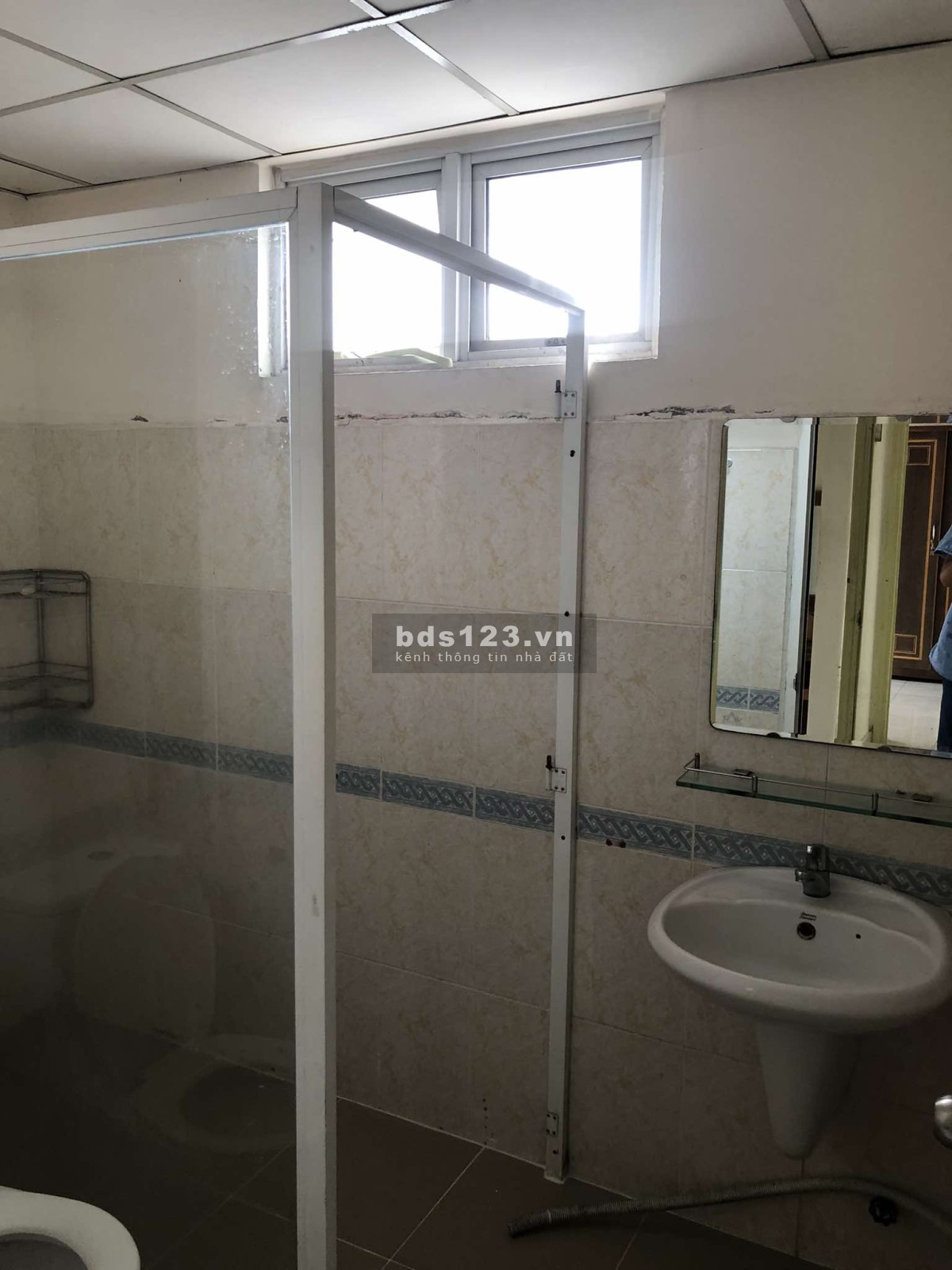 Cần Cho Thuê Căn hộ Central Garden Quận 1, Dt : 81 m2, 2PN, 2WC, Giá : 11.5 tr/th,