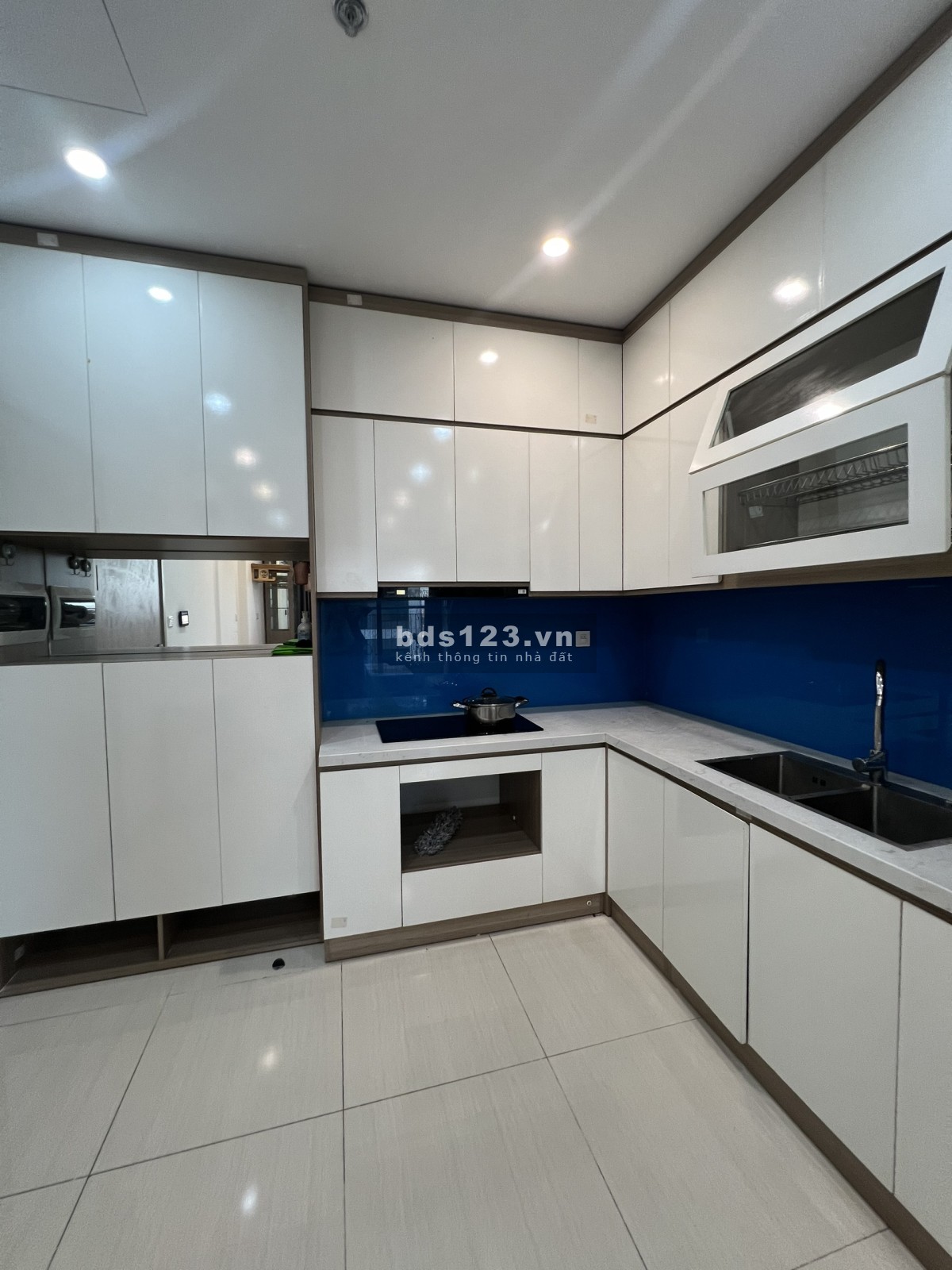 Chính chủ cho thuê căn hộ s401 (căn góc), 65 m2, Vinhomes Smart City, Nam Từ Liêm giá 14tr/tháng