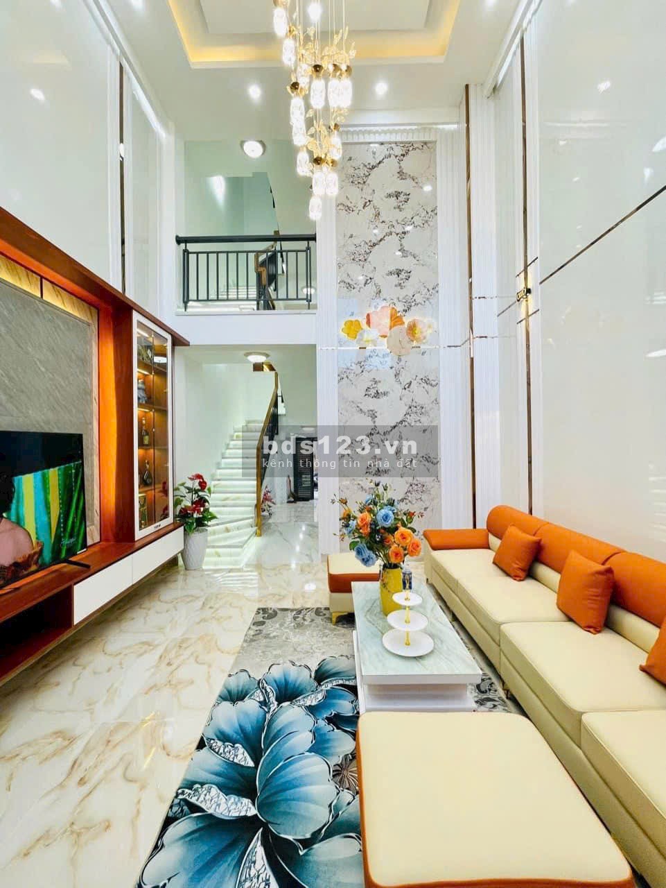 Bán Siêu Phẩm Nhà Phố Có Thang Máy Khu Đồng Bộ liền kề Đường Phan Huy ích, Quận Gò vấp, Hồ chí Minh