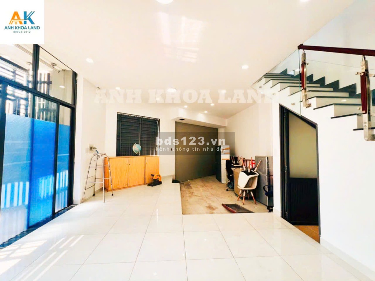 Nhà đẹp giá Sốc Nhà 1 trệt 2 lầu,DTS 156,3m2.Cạnh UBND P.Trường Thọ.Vị trí trung tâm.