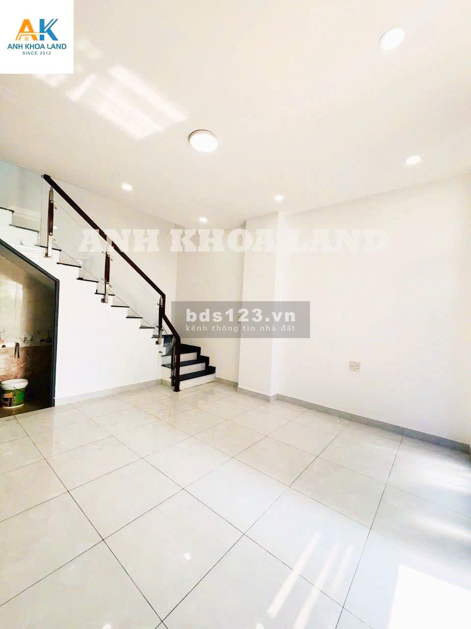 Nhà đẹp giá Sốc Nhà 1 trệt 2 lầu,DTS 156,3m2.Cạnh UBND P.Trường Thọ.Vị trí trung tâm.