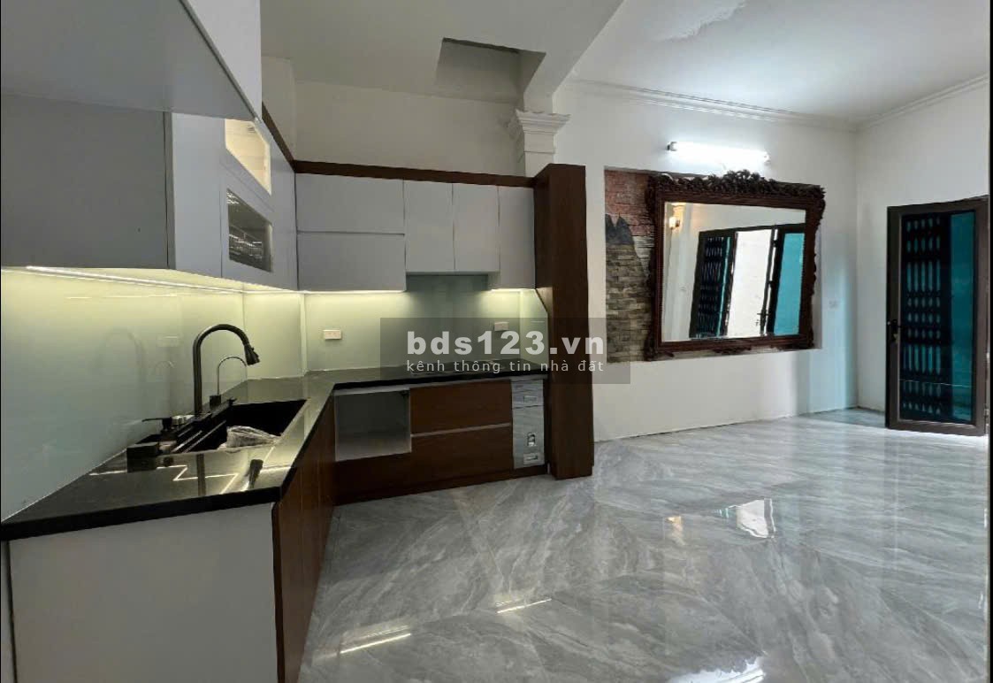 Bán Nhà Phố Bắc Cầu diện tích 42 m2, 3 tầng, mặt tiền rộng 6.2m giá chào 3,9 tỷ