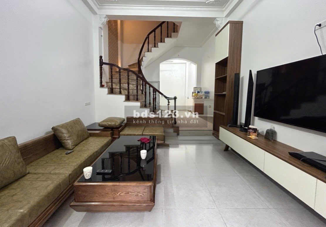 Bán Nhà Thượng Thanh diện tích 44m2, 4 tầng, mặt tiền rộng 4, nhà đẹp, chắc chắn giá 5,7 tỷ