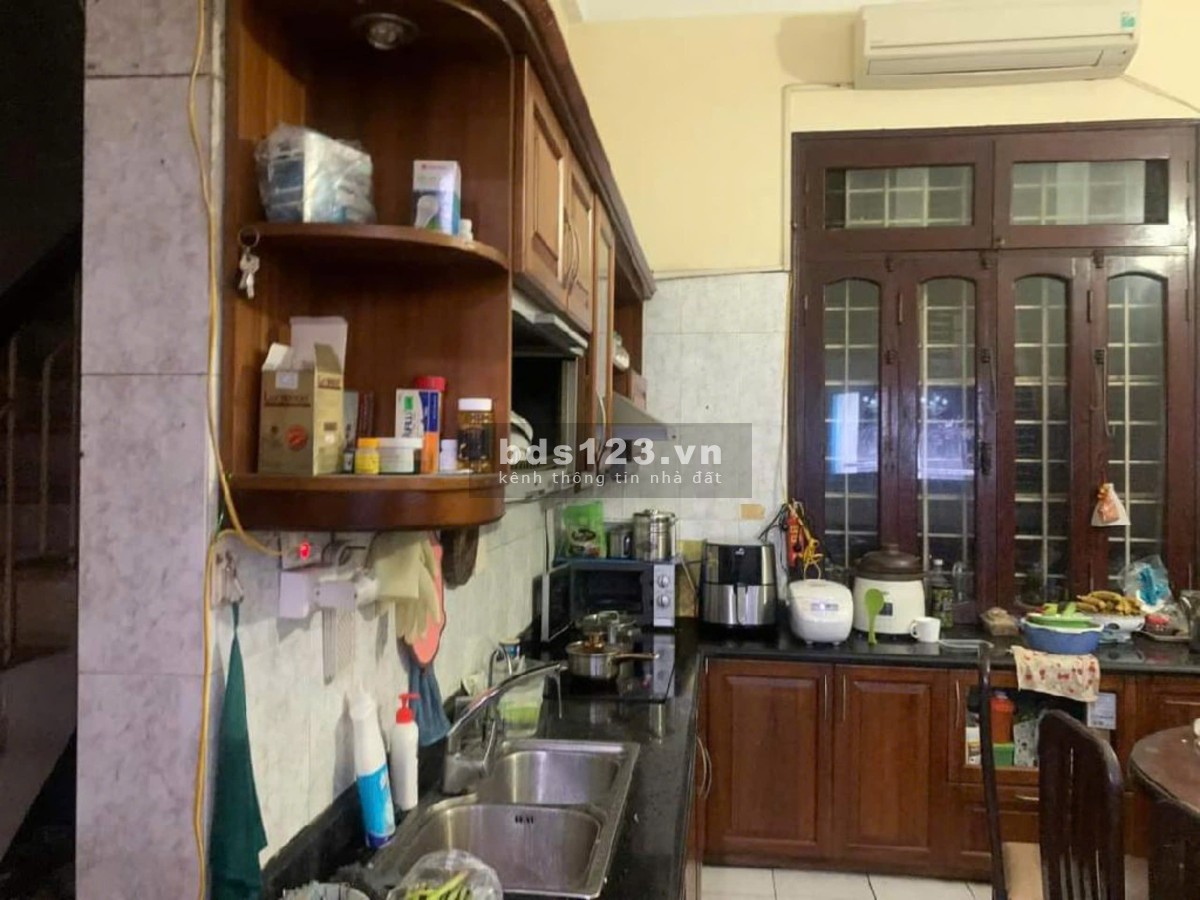 Bán nhà phân lô, đường đẹp tại Đường Trần Quốc Hoàn, Cầu Giấy, Hà Nội diện tích 64m2 giá 20 Tỷ