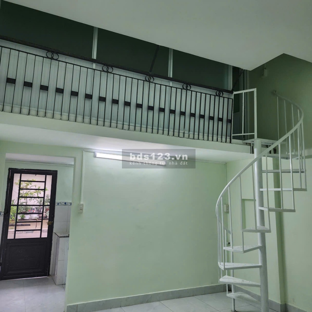 Chung cư Miếu Nổi (thang bộ), P3, Bình Thạnh: 50m2, 1p ngủ,1 gác lửng, 1wc, 8tr
