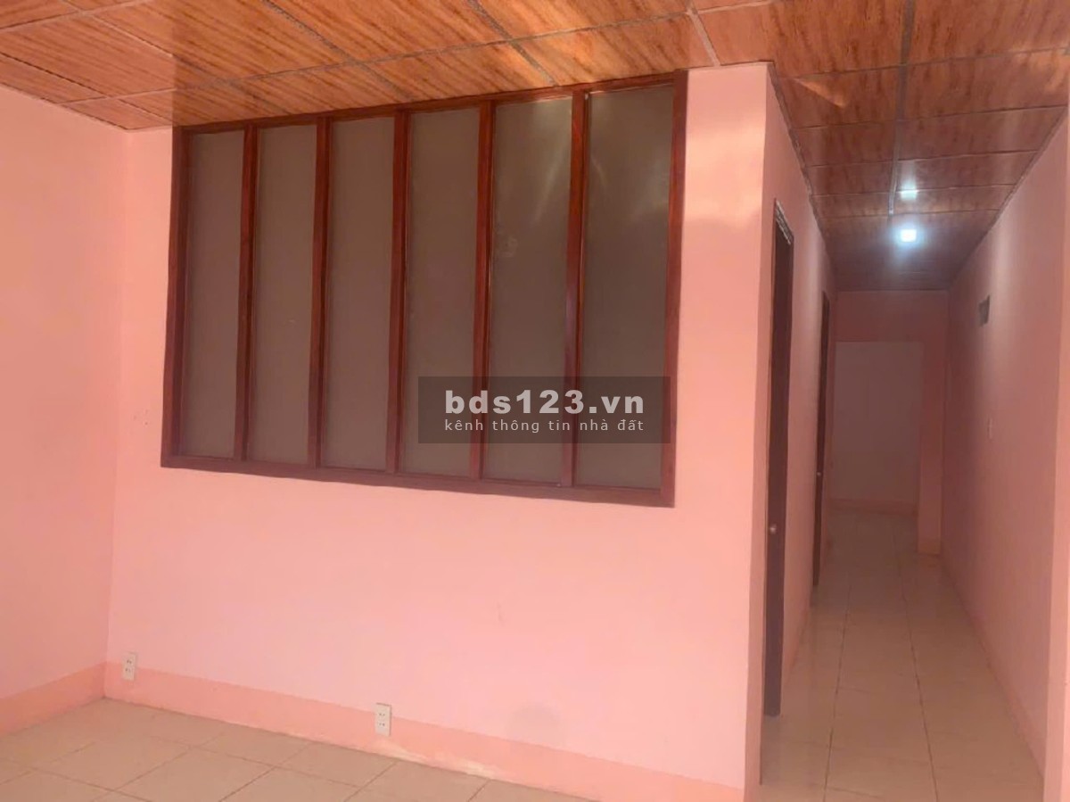 Nhà cấp 4 kiên cố 71m2, 2 PN. Hẻm xe hơi trung tâm Phường Linh Trung - Thủ Đức 1.9 Tỷ