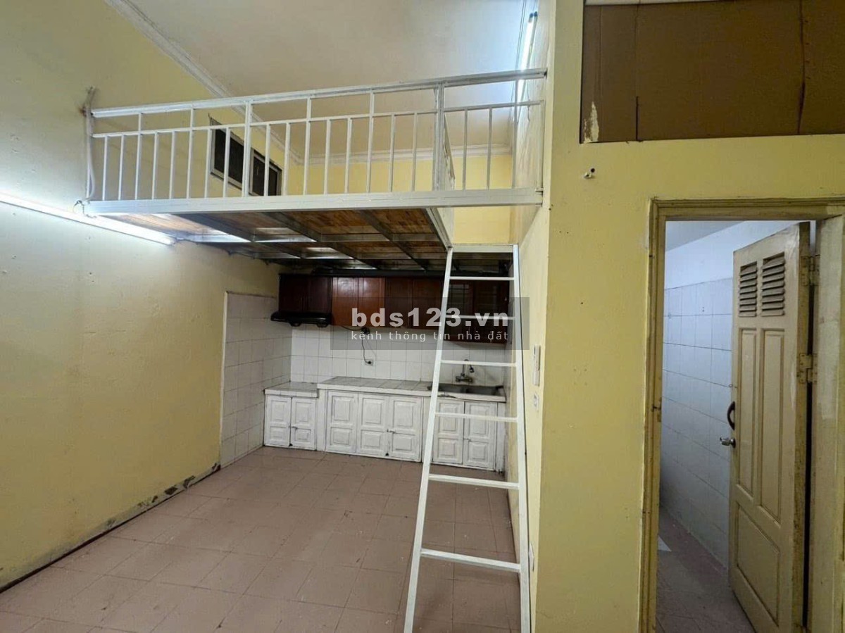 Bán nhà tốt, kinh doanh dòng tiền lớn, ngay khu vực trung tâm Cầu Giấy - Hà Nội