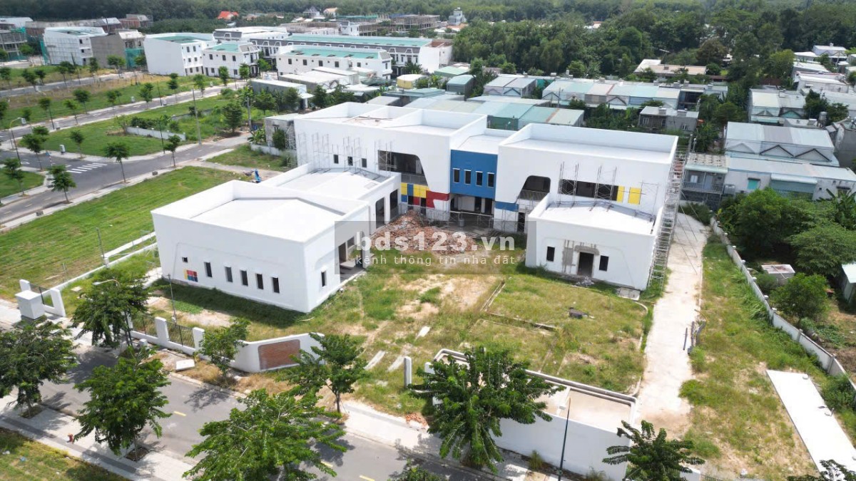 BÁN NHÀ PHỐ THƯƠNG MẠI, SHOPHOUSE, LIỀN KỀ TP MỚI BÌNH DƯƠNG CÁCH VÒNG XOAY WTC 5KM
