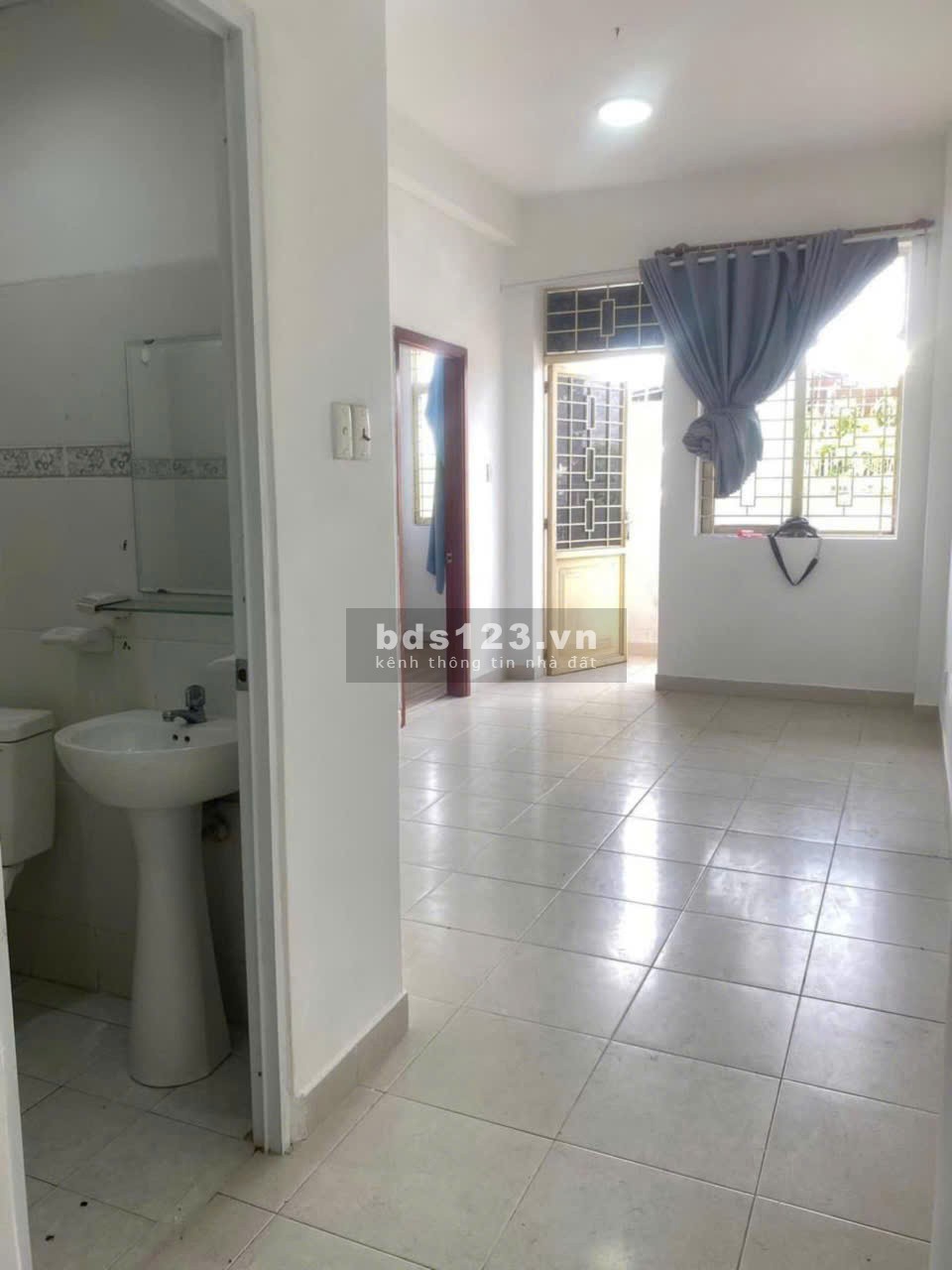 Chung cư 10A Trần Nhật Duật, Tân Định, Quận 1: 50m2, 1p ngủ, 8tr
