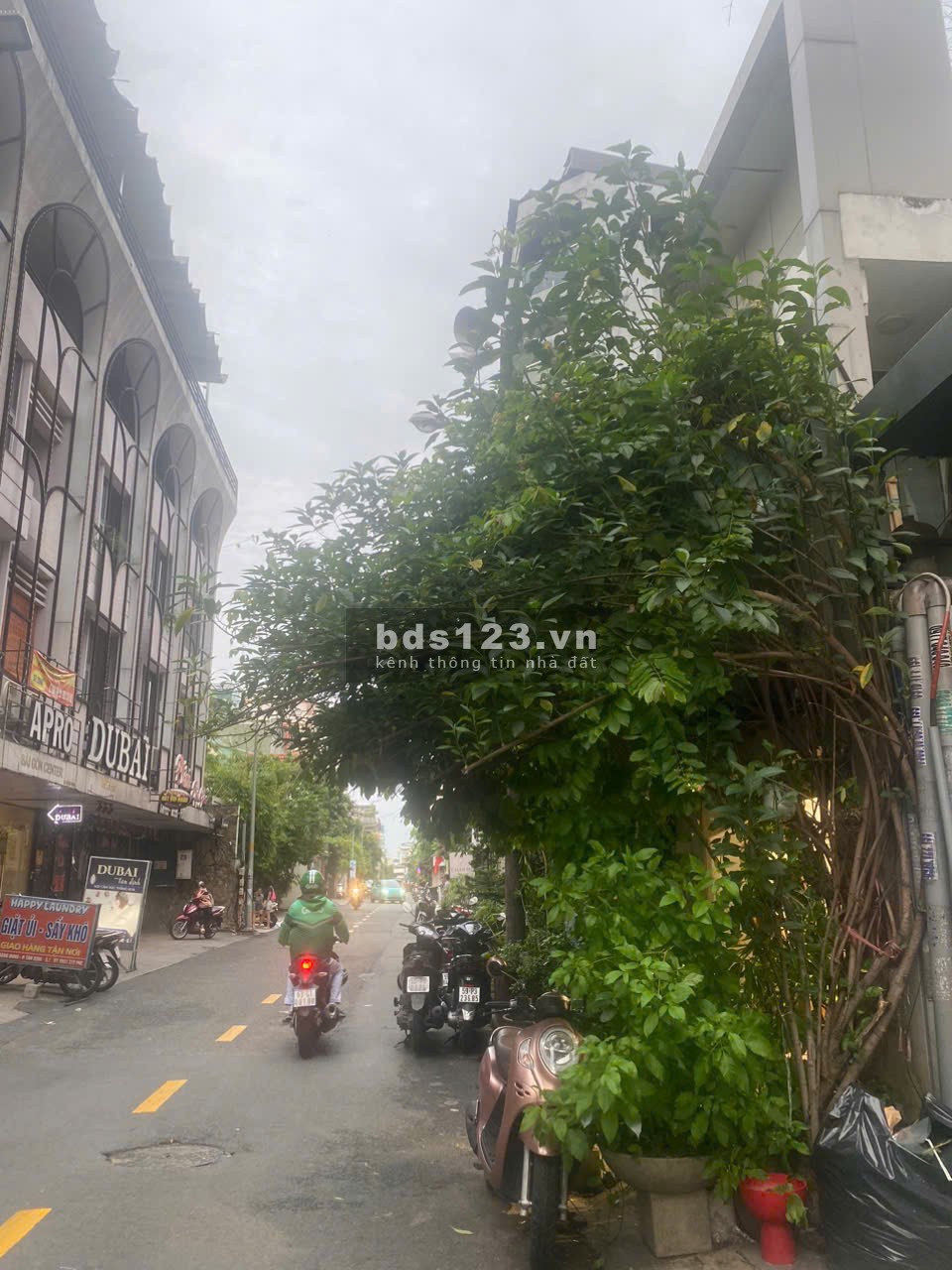 Bán nhà 18m2 tại 115 Đặng Dung - quận 1