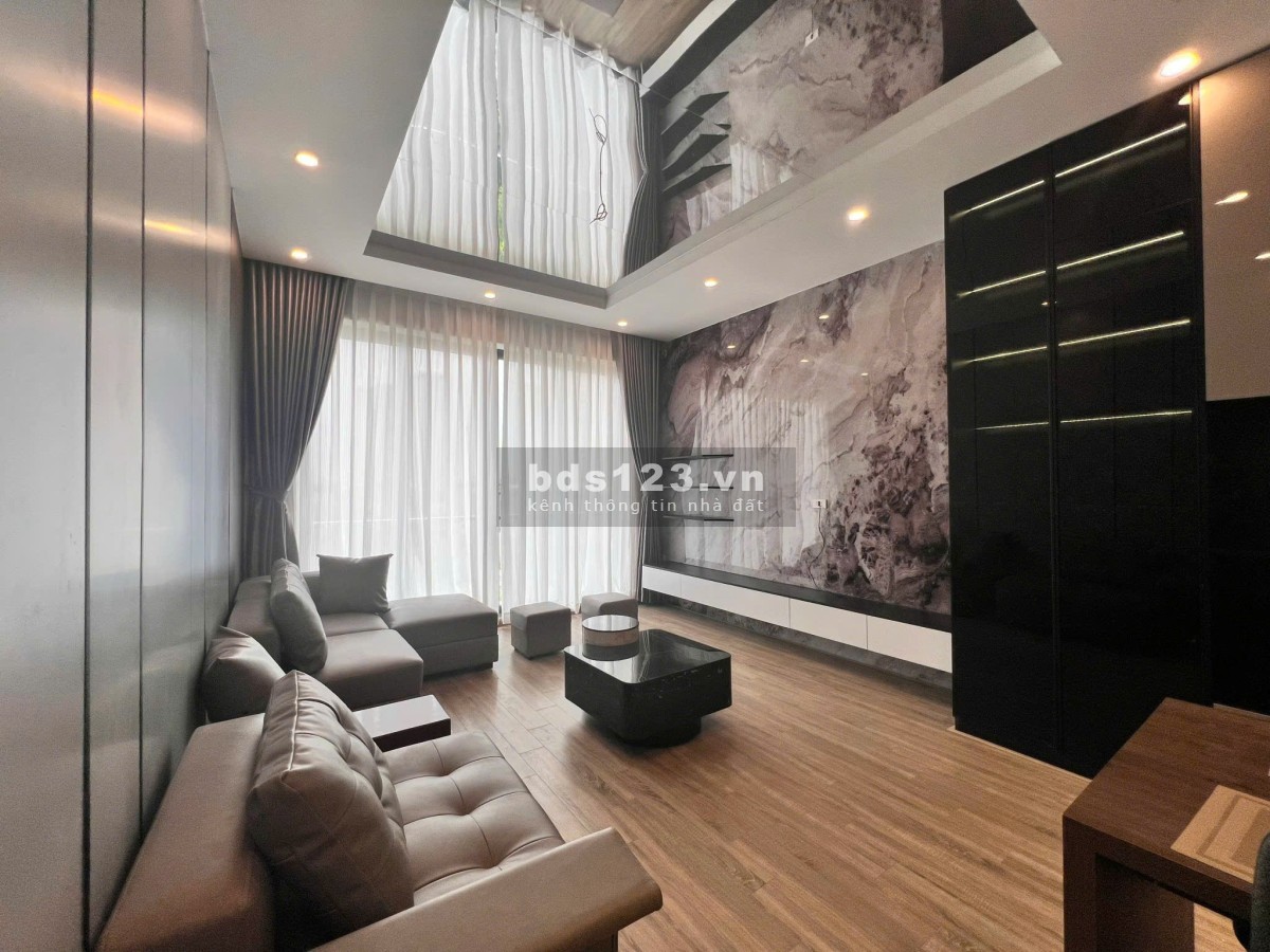 Bán Nhà 7 Tầng 1 Tum Thang Máy Mặt Đường Rộng 12m, 2 mặt tiền tại Phố Thạch Bàn (Full Nội Thất)