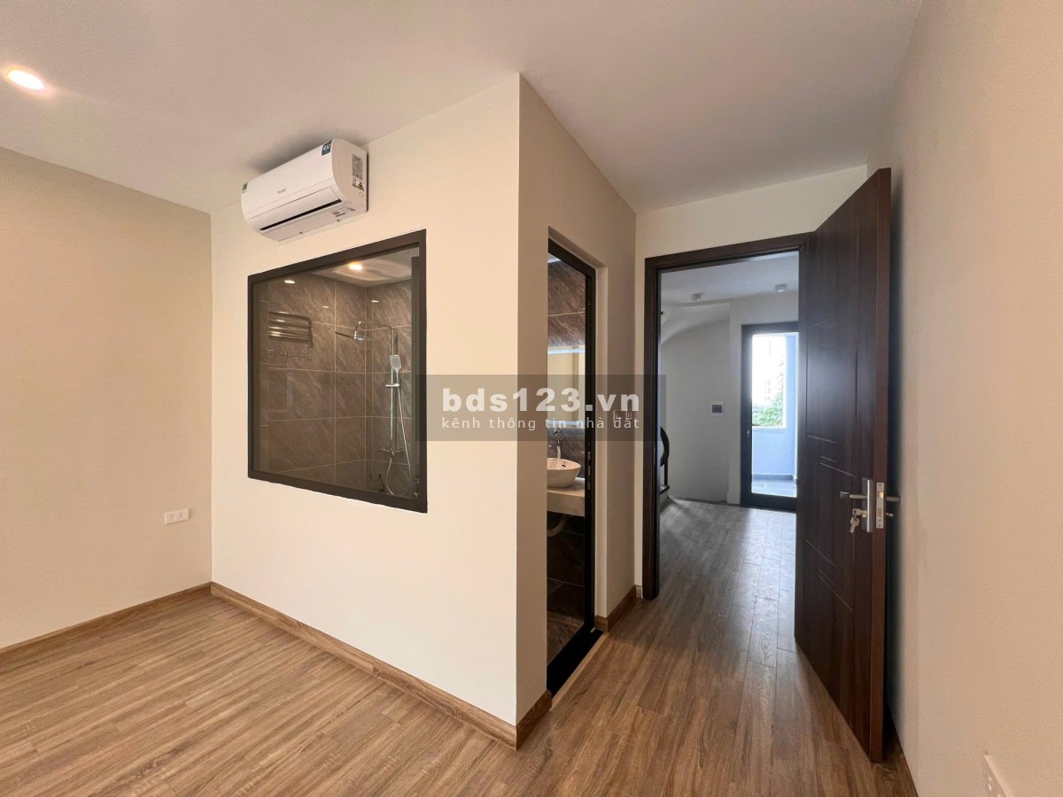 Bán Nhà 7 Tầng 1 Tum Thang Máy Mặt Đường Rộng 12m, 2 mặt tiền tại Phố Thạch Bàn (Full Nội Thất)