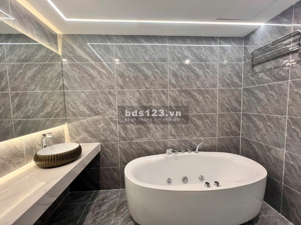 Bán Nhà 7 Tầng 1 Tum Thang Máy Mặt Đường Rộng 12m, 2 mặt tiền tại Phố Thạch Bàn (Full Nội Thất)