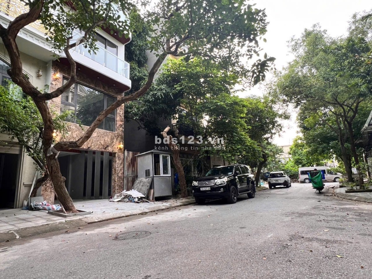 Bán Nhà 7 Tầng 1 Tum Thang Máy Mặt Đường Rộng 12m, 2 mặt tiền tại Phố Thạch Bàn (Full Nội Thất)