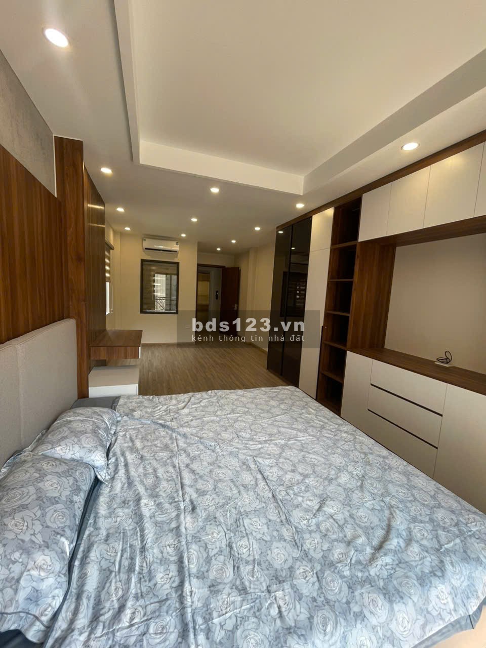 Bán Nhà 6 Tầng 1 Tum Thang Máy, Lô Góc Tại Nguyễn Văn Cừ, P. Bồ Đề (Full Nội Thất)